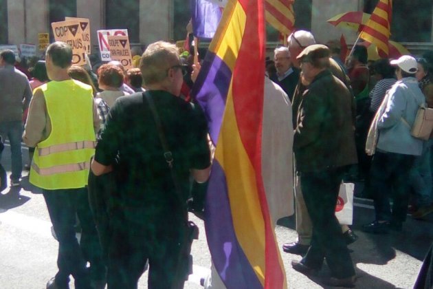 Manifestació unionista bandera republicana - Gustau Nerin