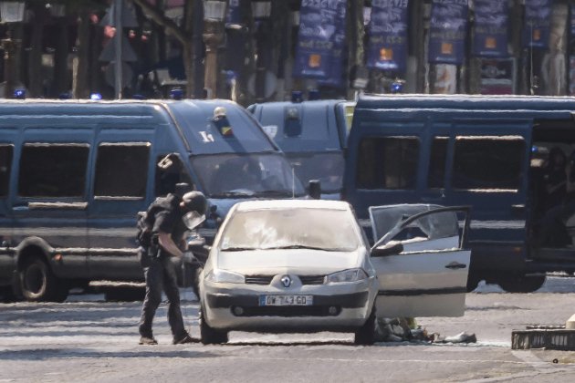 Camps Elisis París Policia França Atac - EFE