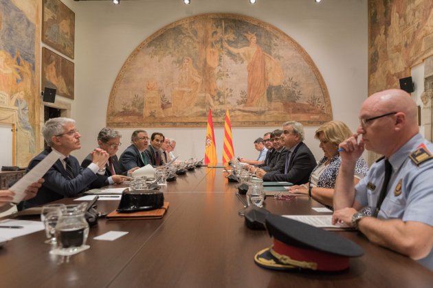 Reunió de la junta de seguretat de Catalunya amb el ministre d'interior Juan Ignacio Zoido, el conseller d'interior Jordi Jané i Puigdemont