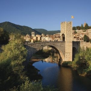 Besalú, La Garrotxa. 48320 Oriol Clavera Besalú, La Garrotxa. 48320 Oriol Clavera