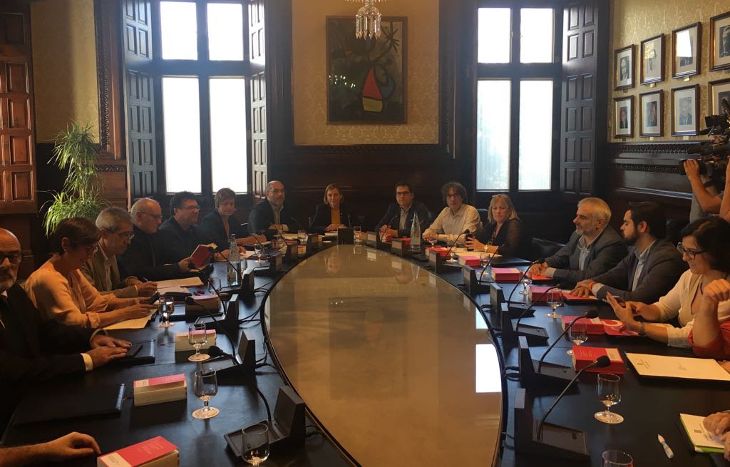 Mesa reunió independència - Nicolas Tomás