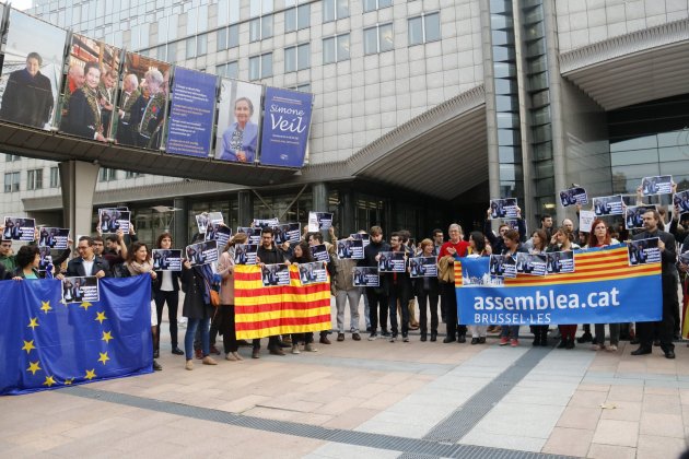 Eurodiputats protesten per Sánchez i Cuixart - ACN