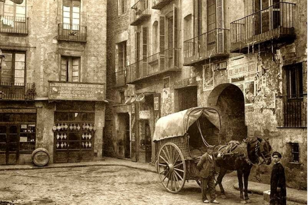 Plaça de l'Oli, prop dels Canvis Nous (circa 1896). Autor desconegut. Font Centre Civic Can Felip. Ajuntament de Barcelona (1)