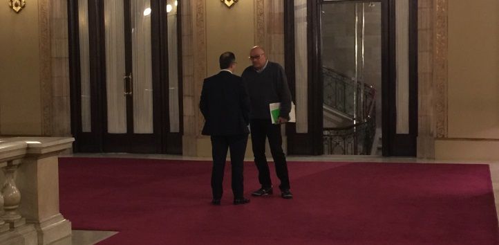 Jordi Turull i Lluís Corominas, a la sala noble del Parlament després de la reunió/QS
