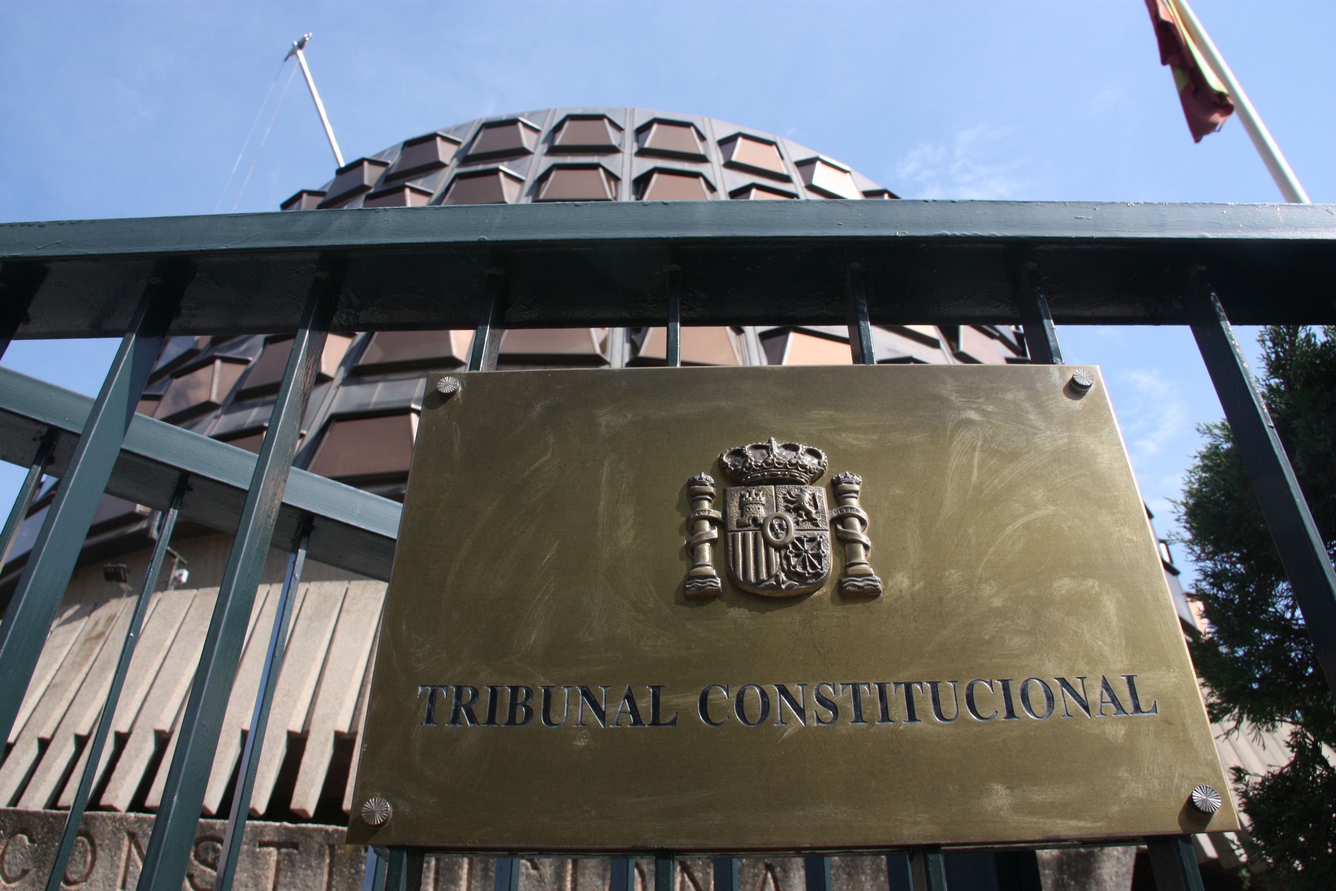 Spain's Constitutional Court confirms suspension of Catalan Parliament's rules reform