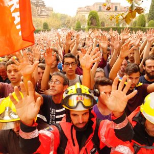 Catalonia is at a standstill in opposition to Sunday's repression Catalonia is at a standstill in opposition to Sunday's repression