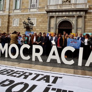 Catalonia again comes to a standstill against the imprisonments and article 155 Catalonia again comes to a standstill against the imprisonments and article 155