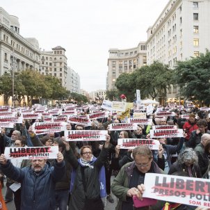Call for release of political prisoners in Barcelona's plaça de la Catedral Call for release of political prisoners in Barcelona's plaça de la Catedral