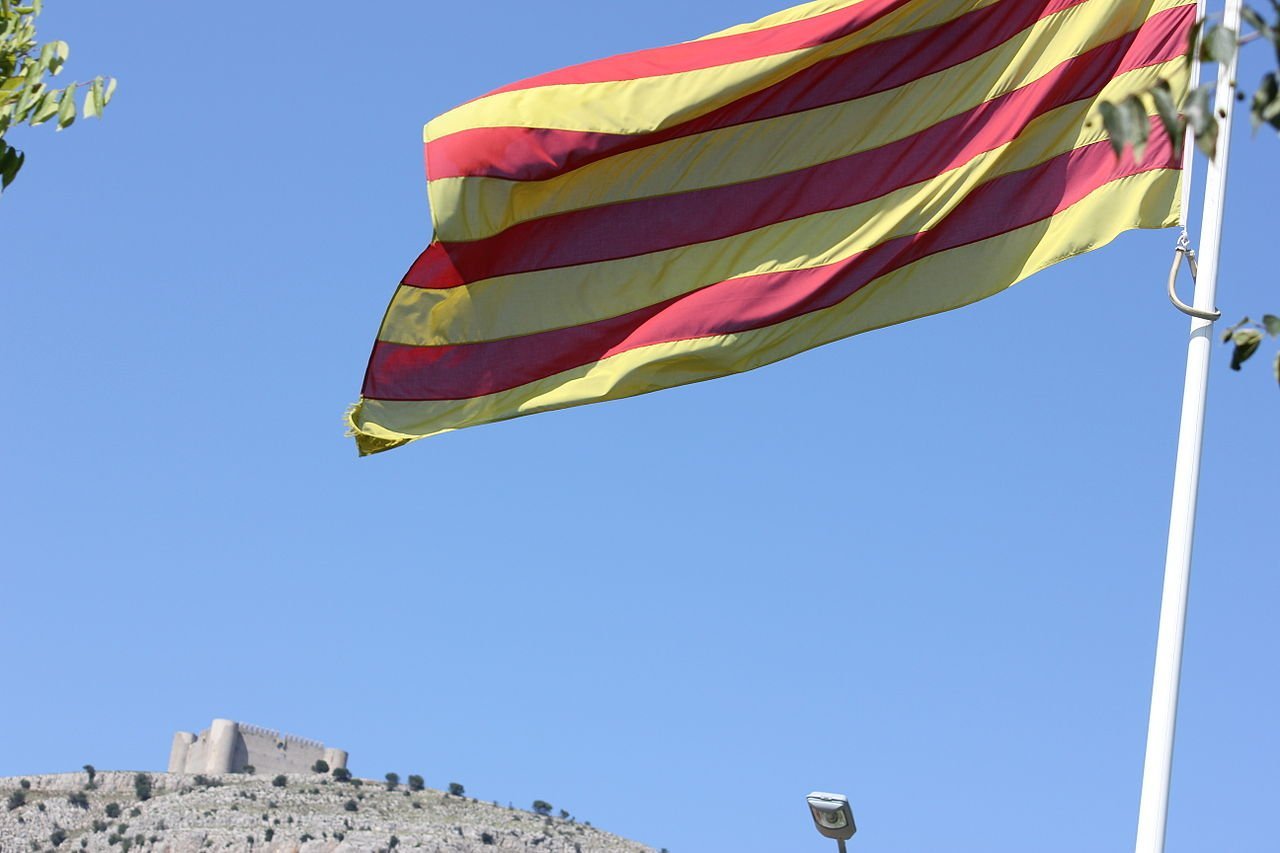 Catalonia's 'senyera' flies over the Dublin City Hall