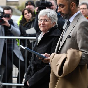 Scottish judge frees Catalan minister Clara Ponsatí on bail Scottish judge frees Catalan minister Clara Ponsatí on bail