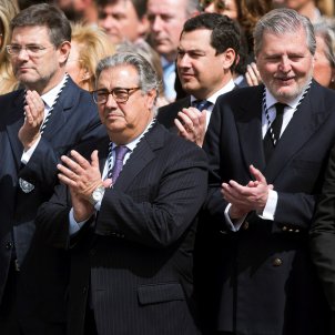 Four Spanish ministers sing 'The bridegroom of death' during Easter parade Four Spanish ministers sing 'The bridegroom of death' during Easter parade