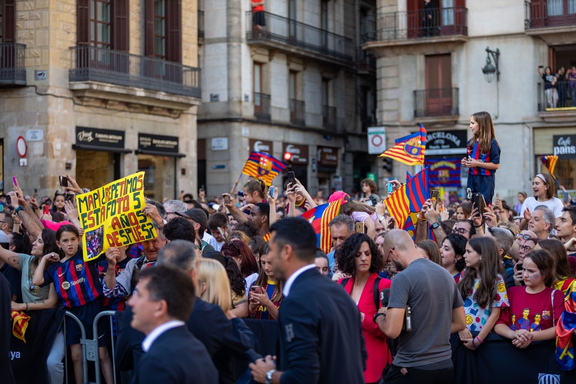 Man who masturbated on woman at Barça celebration in Plaça Sant Jaume: conditional release