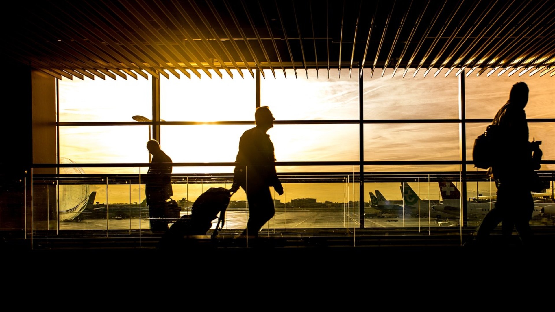 Getting into the city from Barcelona Airport: all your transit options