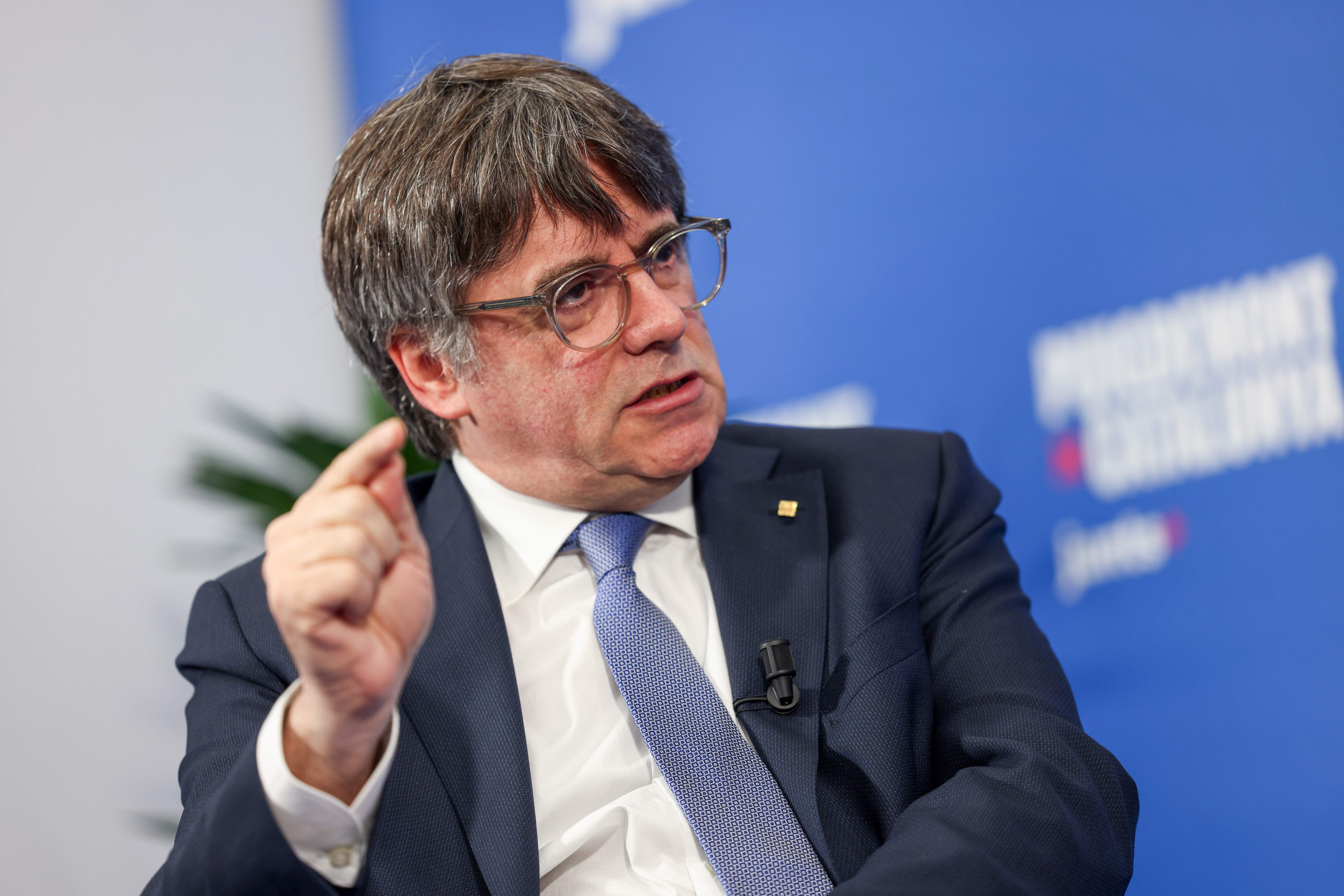 Puigdemont rejects Sabadell takeover bid: "A strong response is needed, with law and justice"