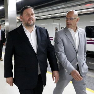 Political prisoner transfers to Catalan jails expected on Tuesday Political prisoner transfers to Catalan jails expected on Tuesday