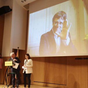 Puigdemont: "It's a day to call more strongly than ever for the release of the prisoners" Puigdemont: "It's a day to call more strongly than ever for the release of the prisoners"