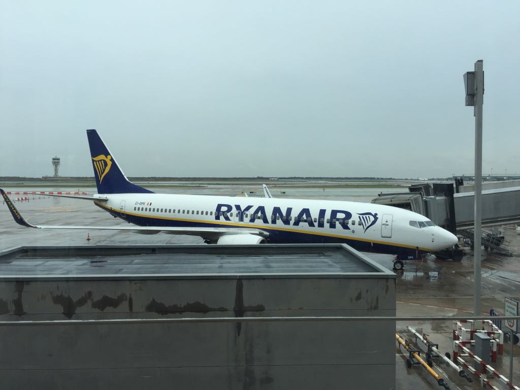 Ryanair dice que se enteró del incidente racista por las redes sociales