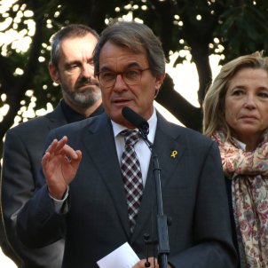 Supreme Court reduces sentences against Catalan politicians for 2014 vote Supreme Court reduces sentences against Catalan politicians for 2014 vote