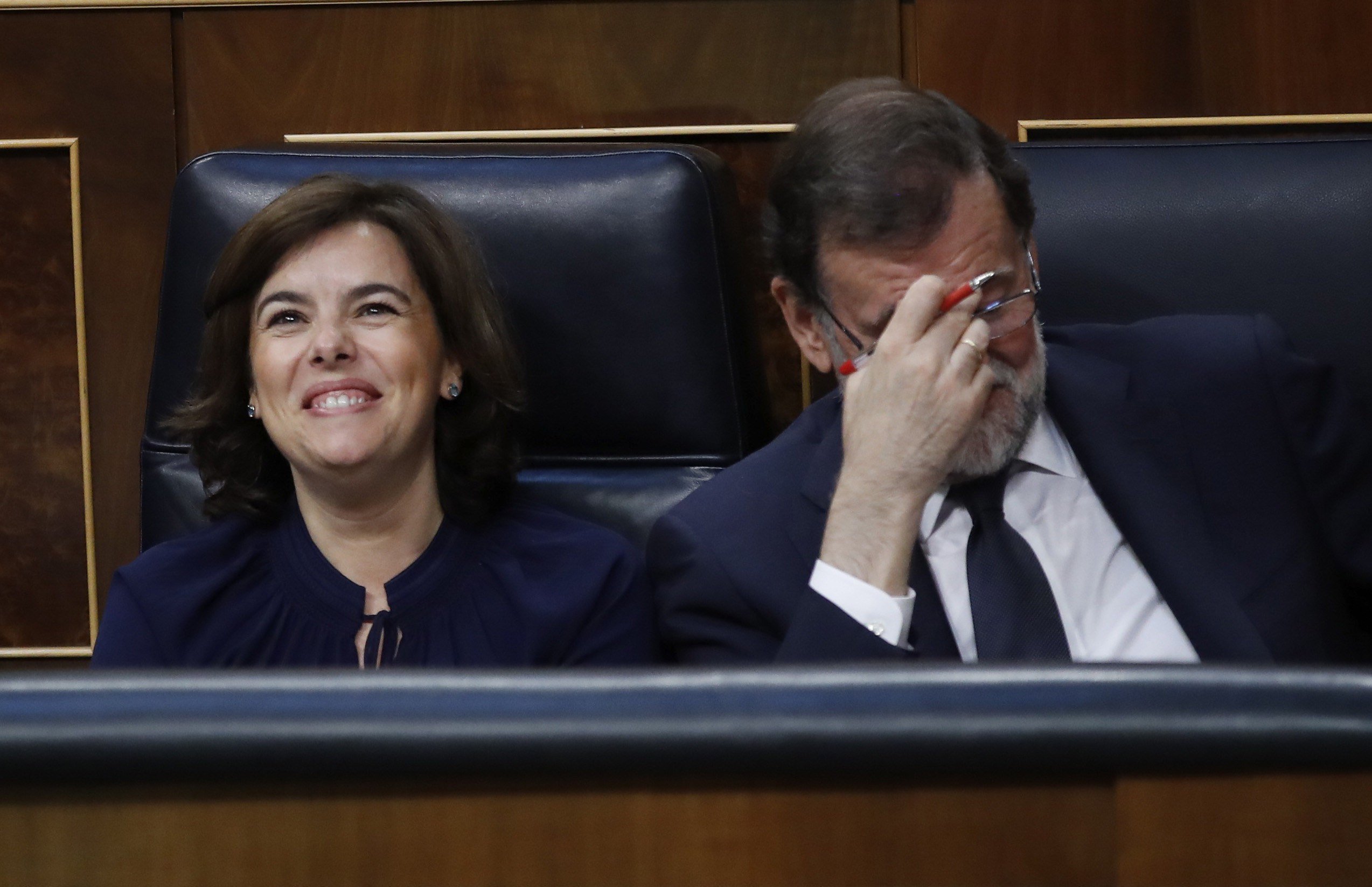 Con Soraya y Rajoy, el juicio al procés vuelve a existir para las teles estatales