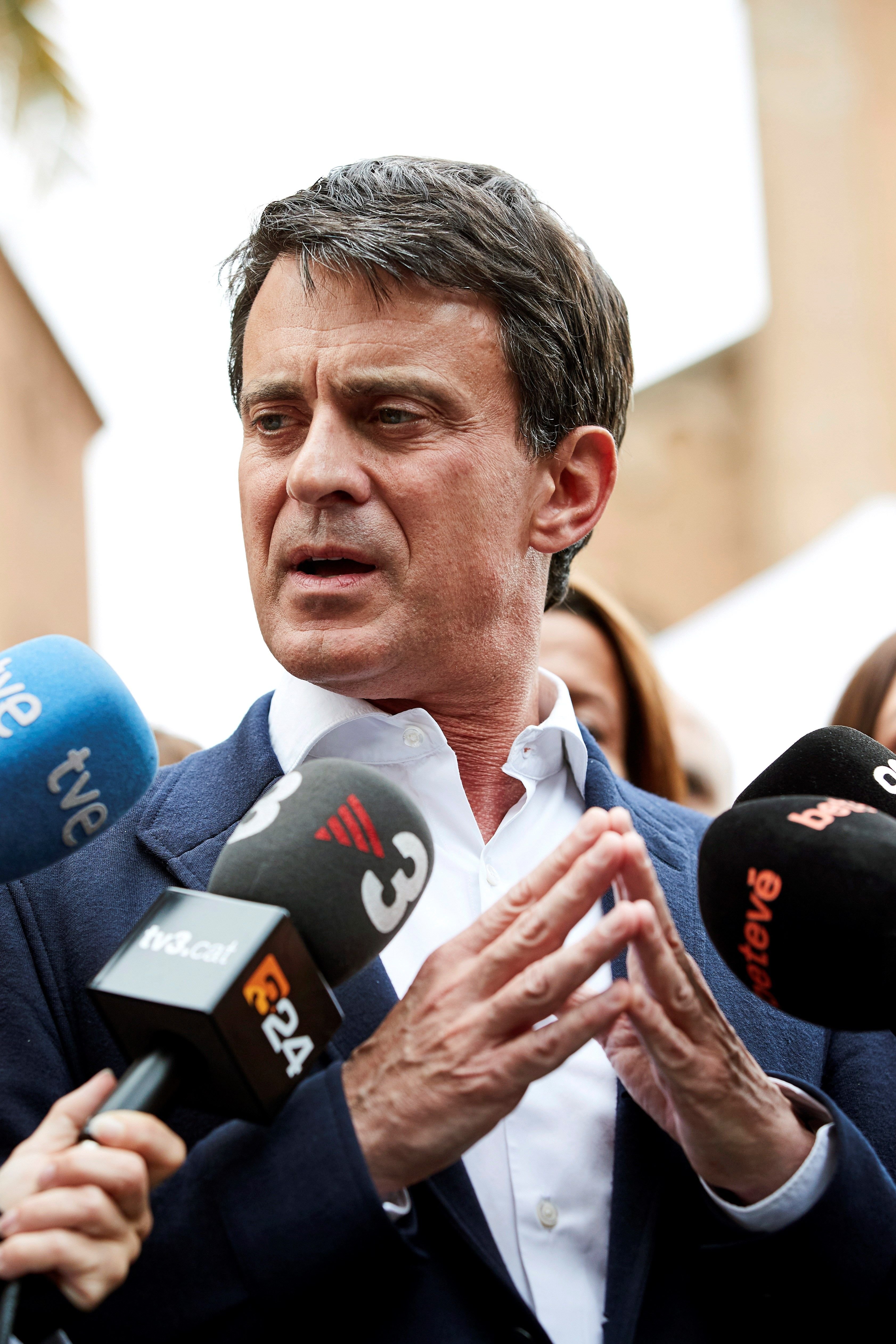 Manuel Valls "unable to hide" his concern about Cs negotiating with Vox