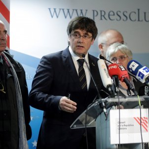 Carles Puigdemont denounces the "outrage" of the sentences Carles Puigdemont denounces the "outrage" of the sentences