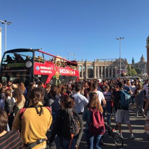 Protesters block key Barcelona thoroughfares Protesters block key Barcelona thoroughfares