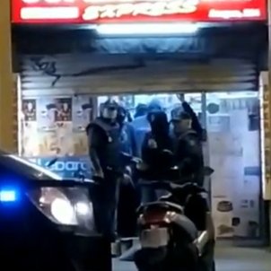 Undercover Spanish police, a CDR protest and a Barcelona supermarket Undercover Spanish police, a CDR protest and a Barcelona supermarket