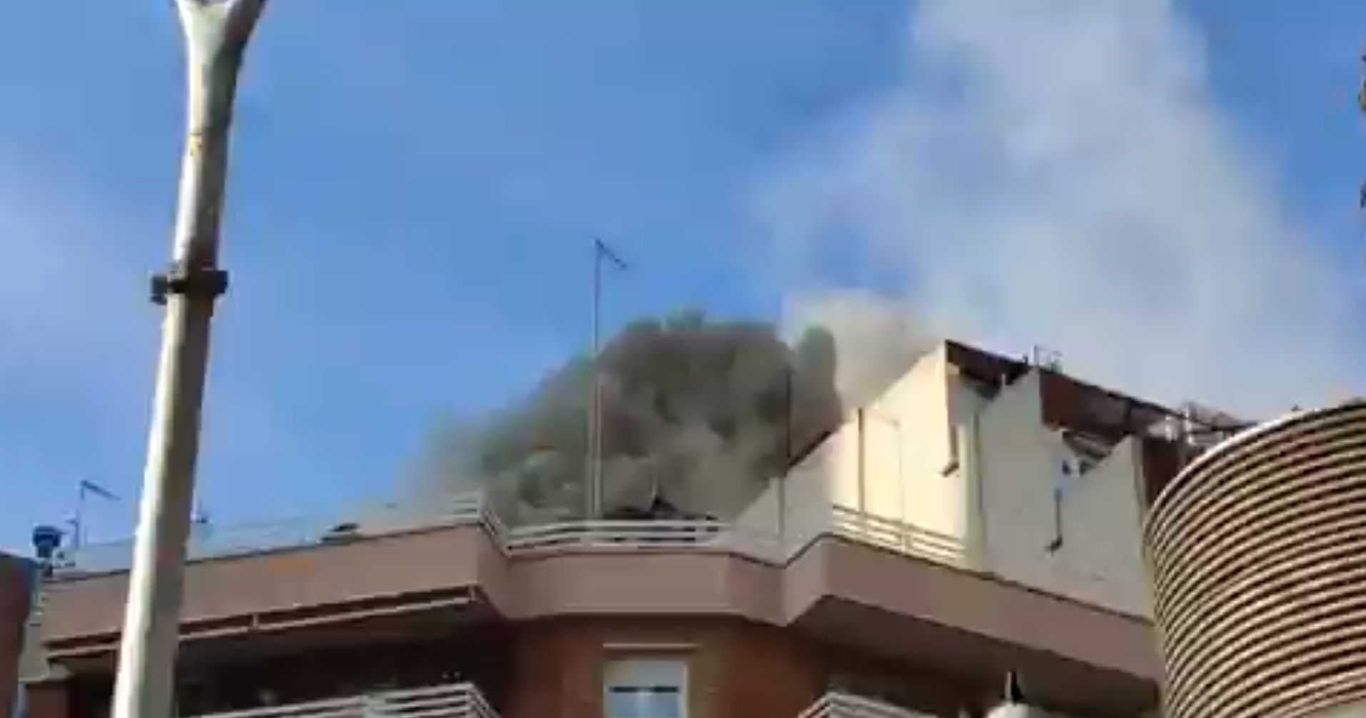 Video: Large fire in Burger King next to Barcelona's Sagrada Família