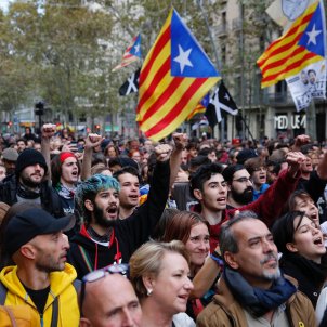 Concerts and chants fill central Barcelona on Spain's "day of reflection" Concerts and chants fill central Barcelona on Spain's "day of reflection"