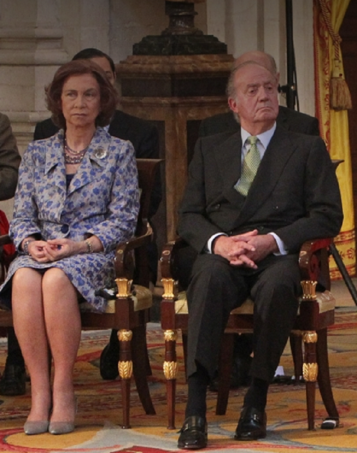 El divorcio que quería el Rey... y las "relaciones especiales" de la Reina