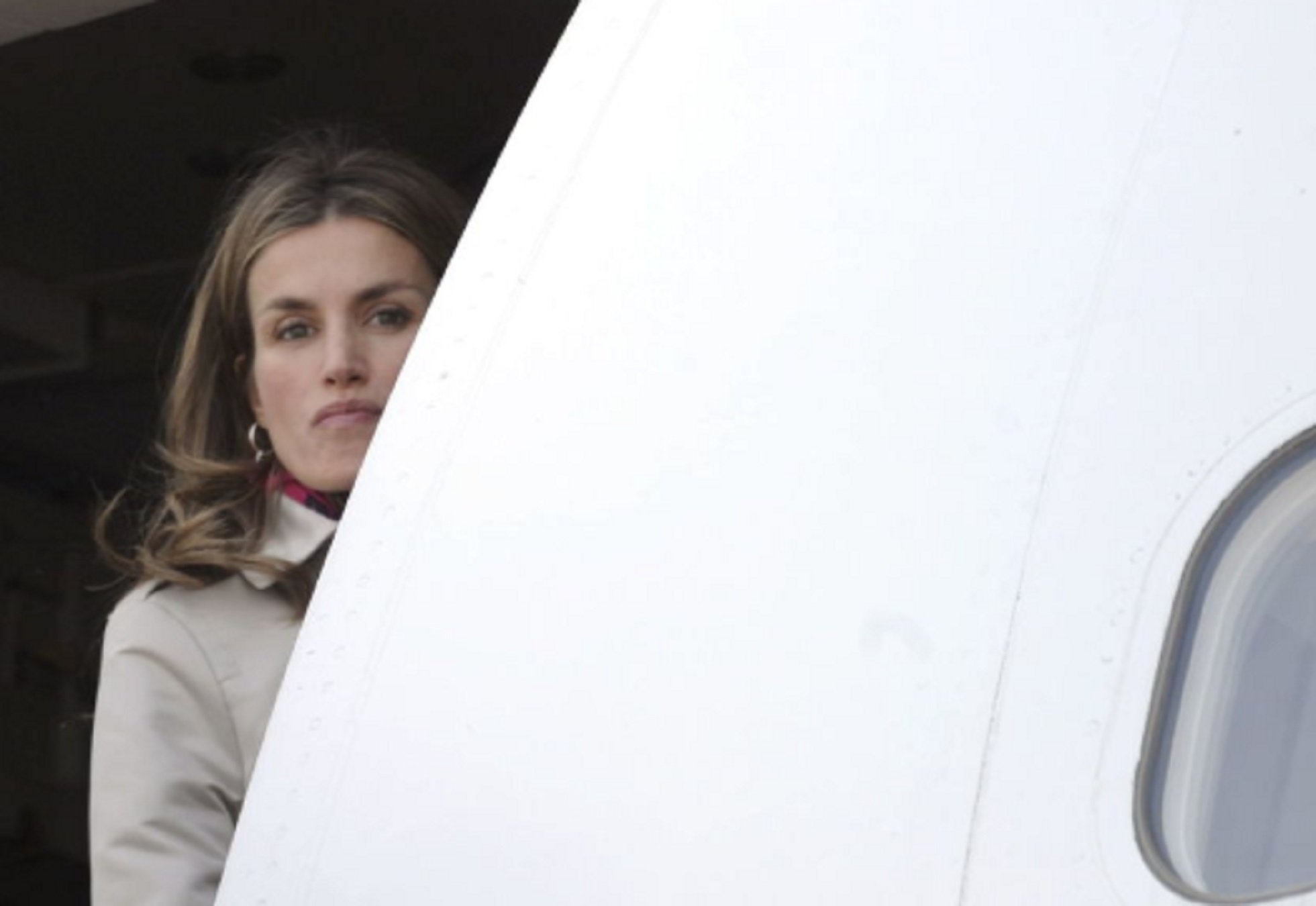 La ridícula reacció de Letícia en un avió en coincidir amb un conegut