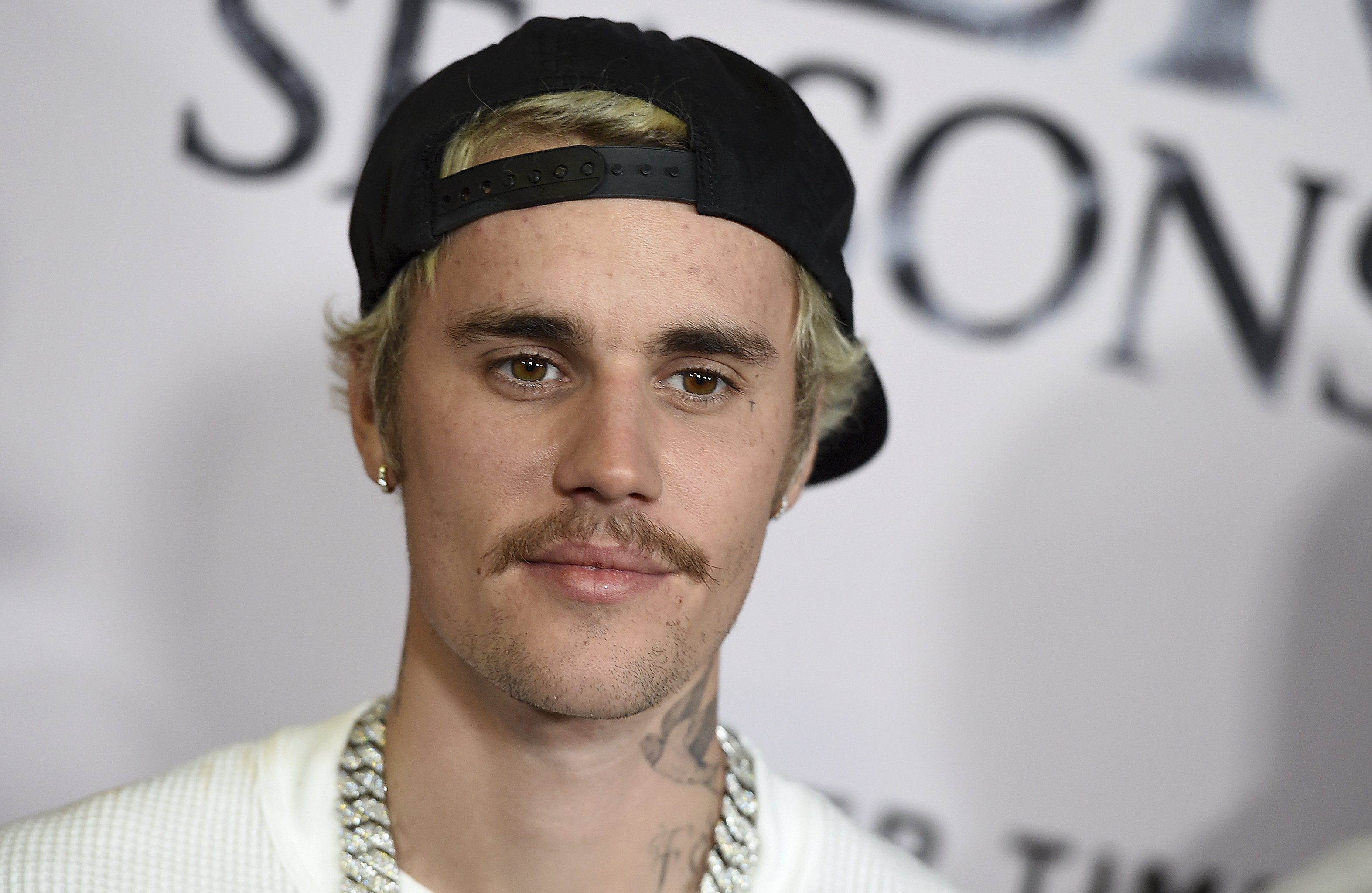 Justin Bieber tuvo un piercing mucho antes de lo que piensas y hay foto