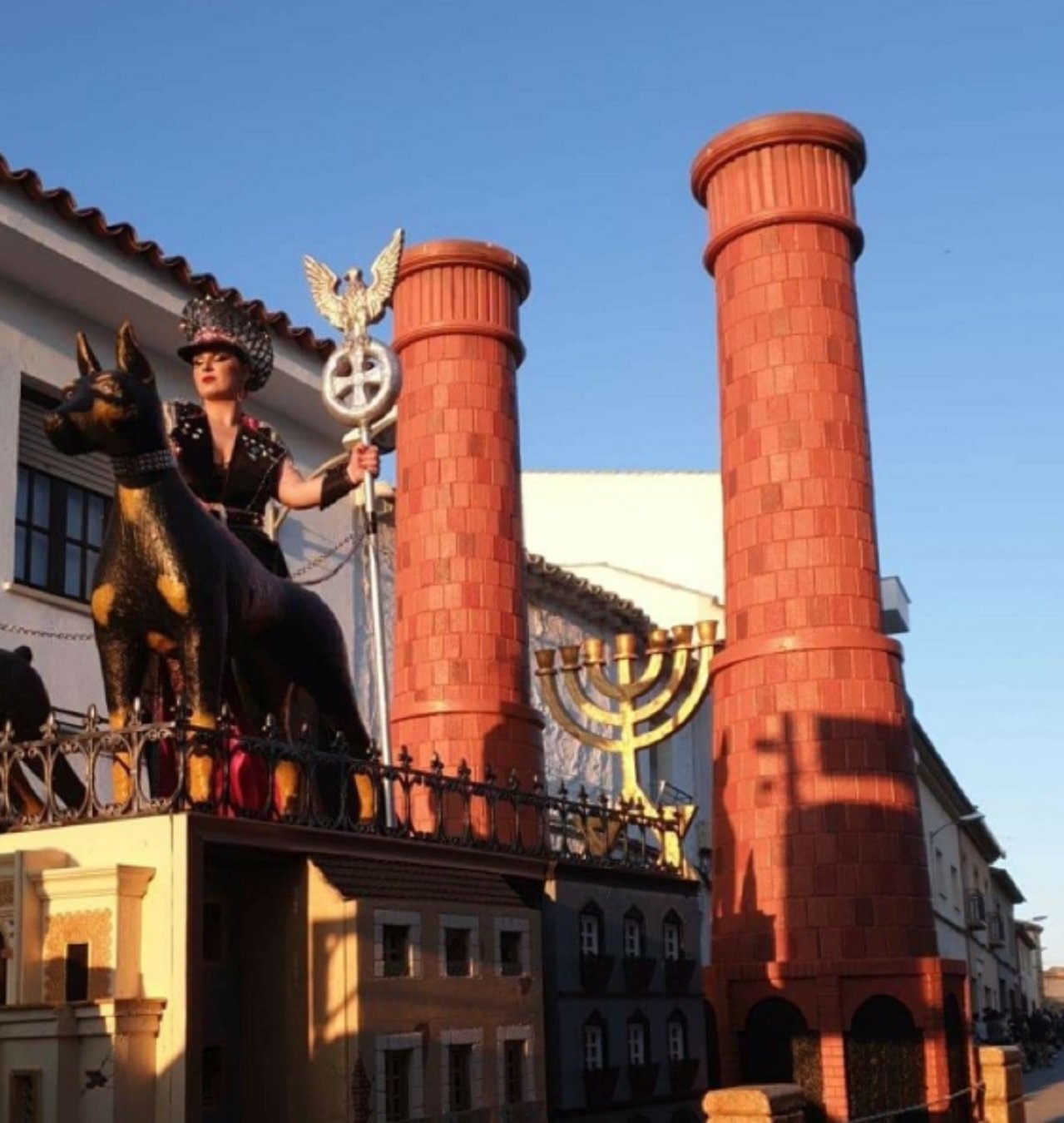 Duríssim tuit d'Israel per la repugnant rua nazi de Cuenca i García-Page calla