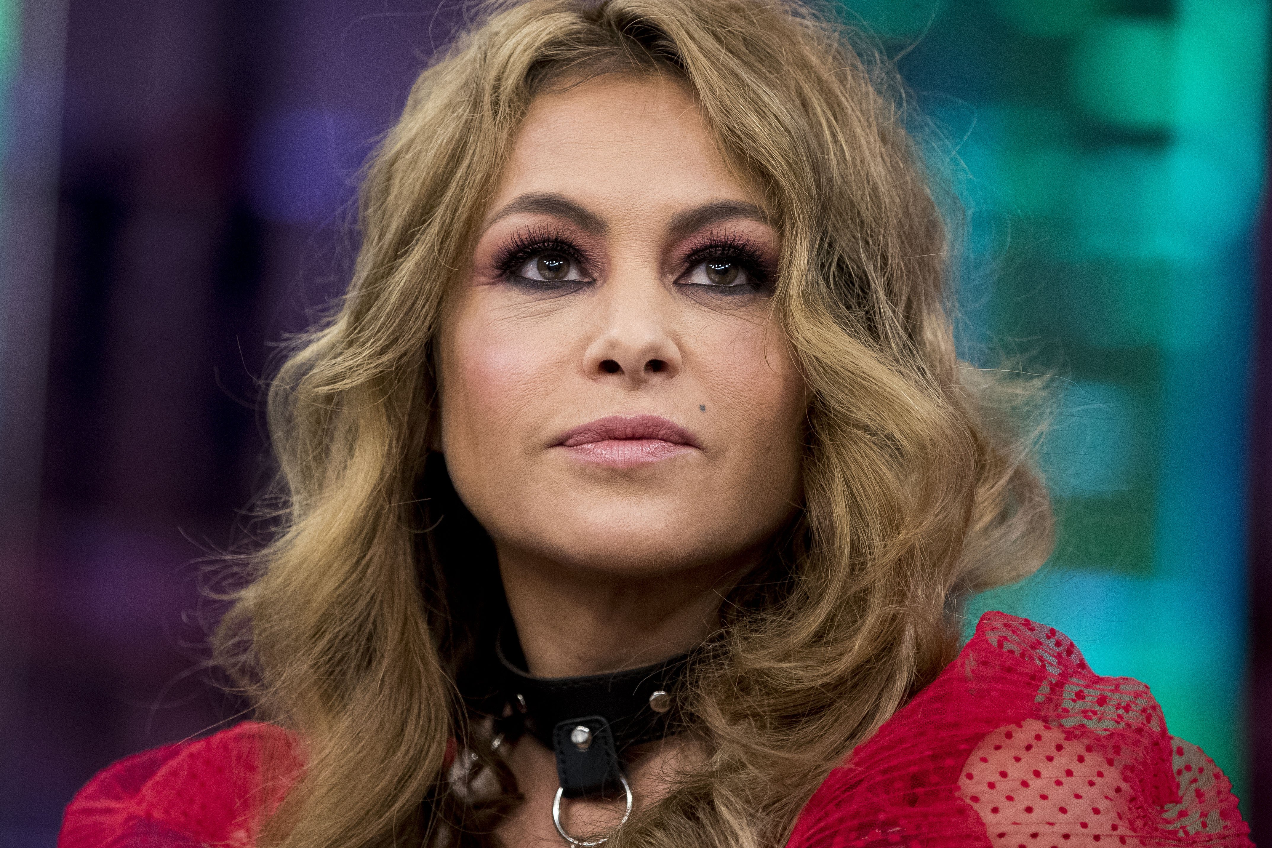 Paulina Rubio reincide: más bisturí, se deja una pasta y se destroza la cara