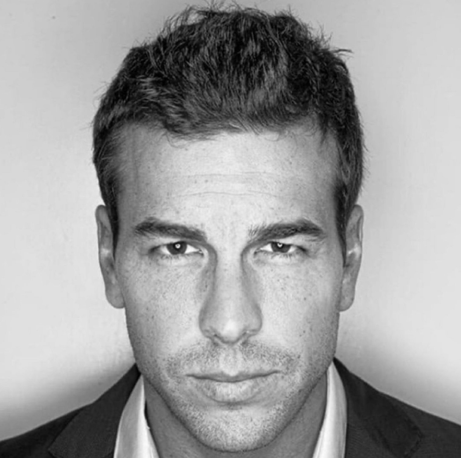 FOTOS megafibrat de Mario Casas... i la xarxa només veu l'immens detall del paquet