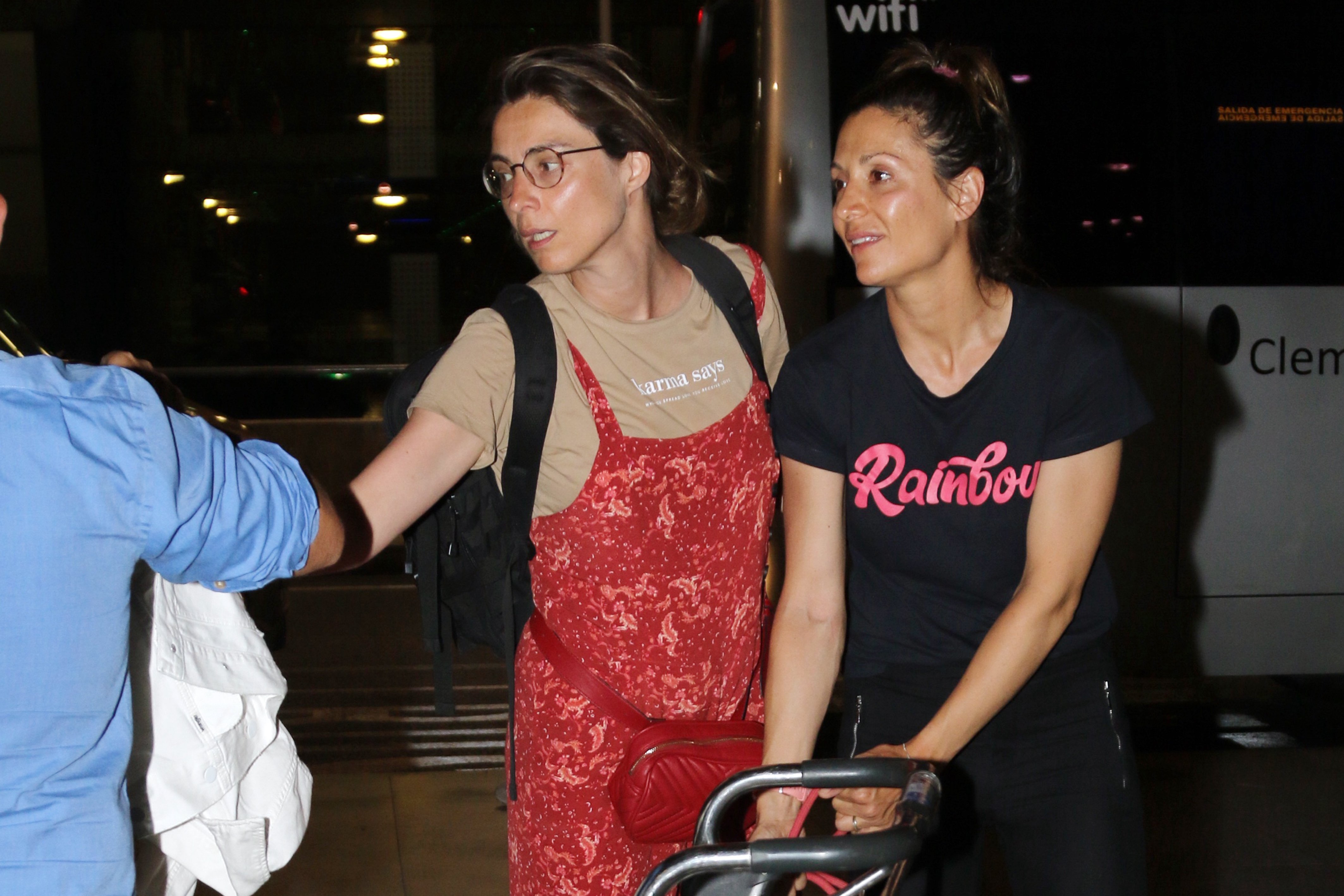 Sandra Barneda y Nagore se morrean en la calle para que se vea la reconciliación