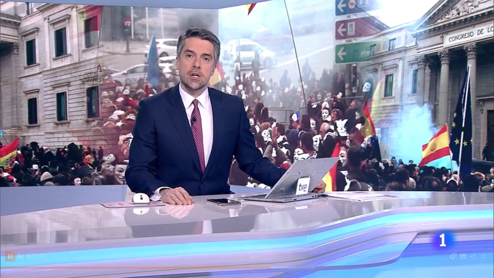 Borràs destruye TVE, que hace la ola a Jusapol: "se os olvida que hoy..."