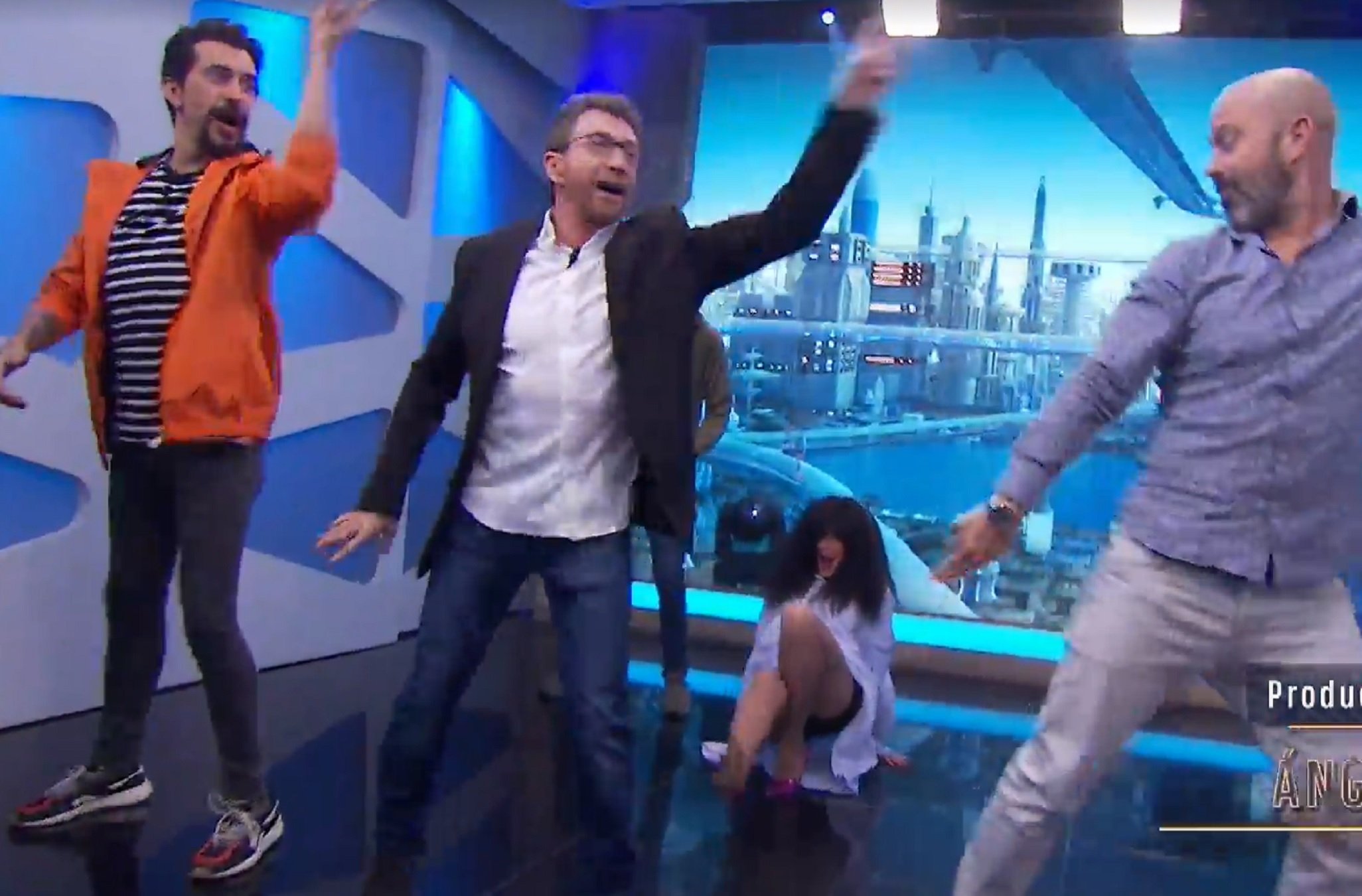 VÍDEO Perillosa caiguda de Pilar Rubio embarassada en ple ball a 'El hormiguero'