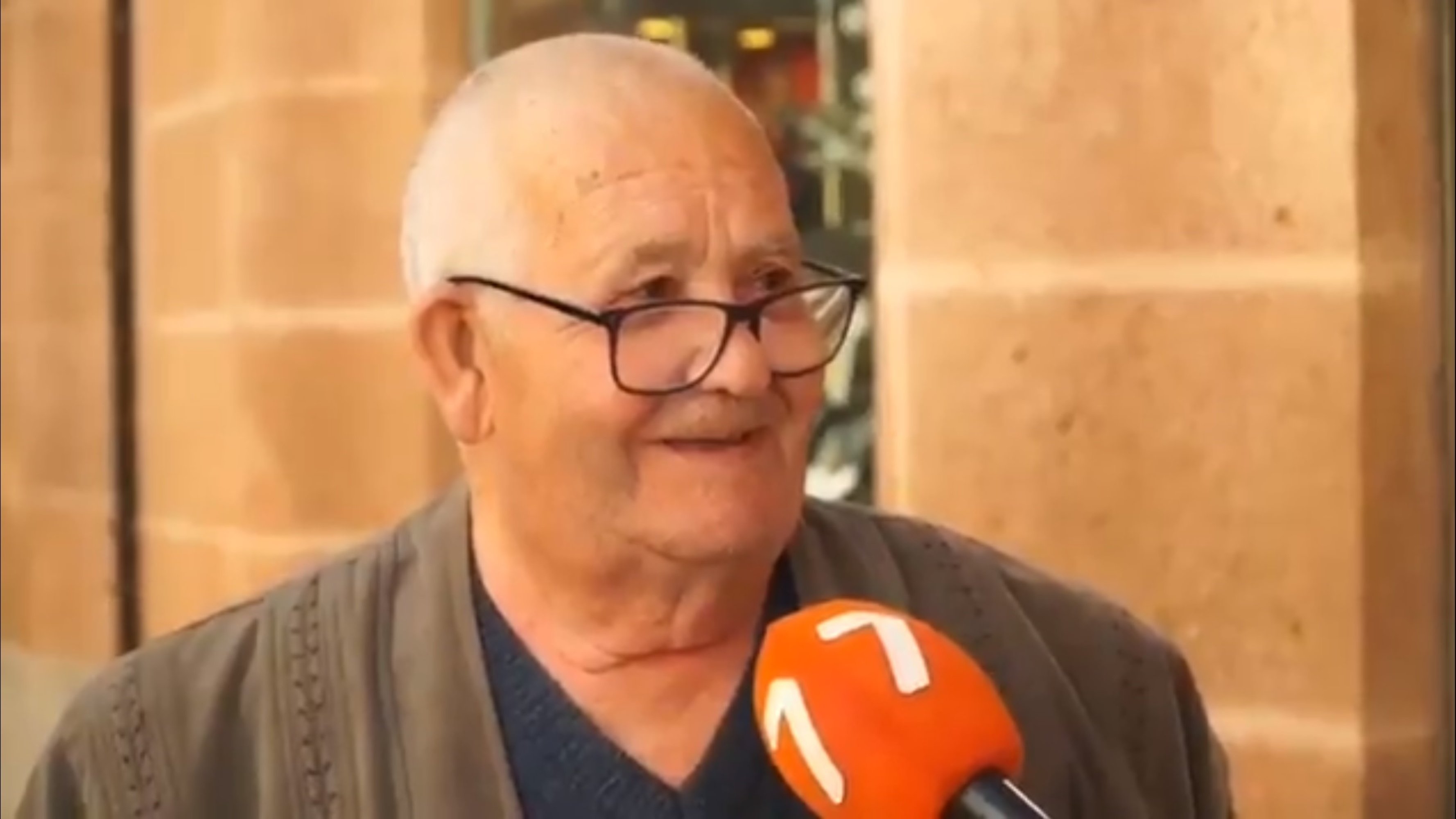El vídeo más divertido del coronavirus: un hombre desbarra en la tele de Murcia