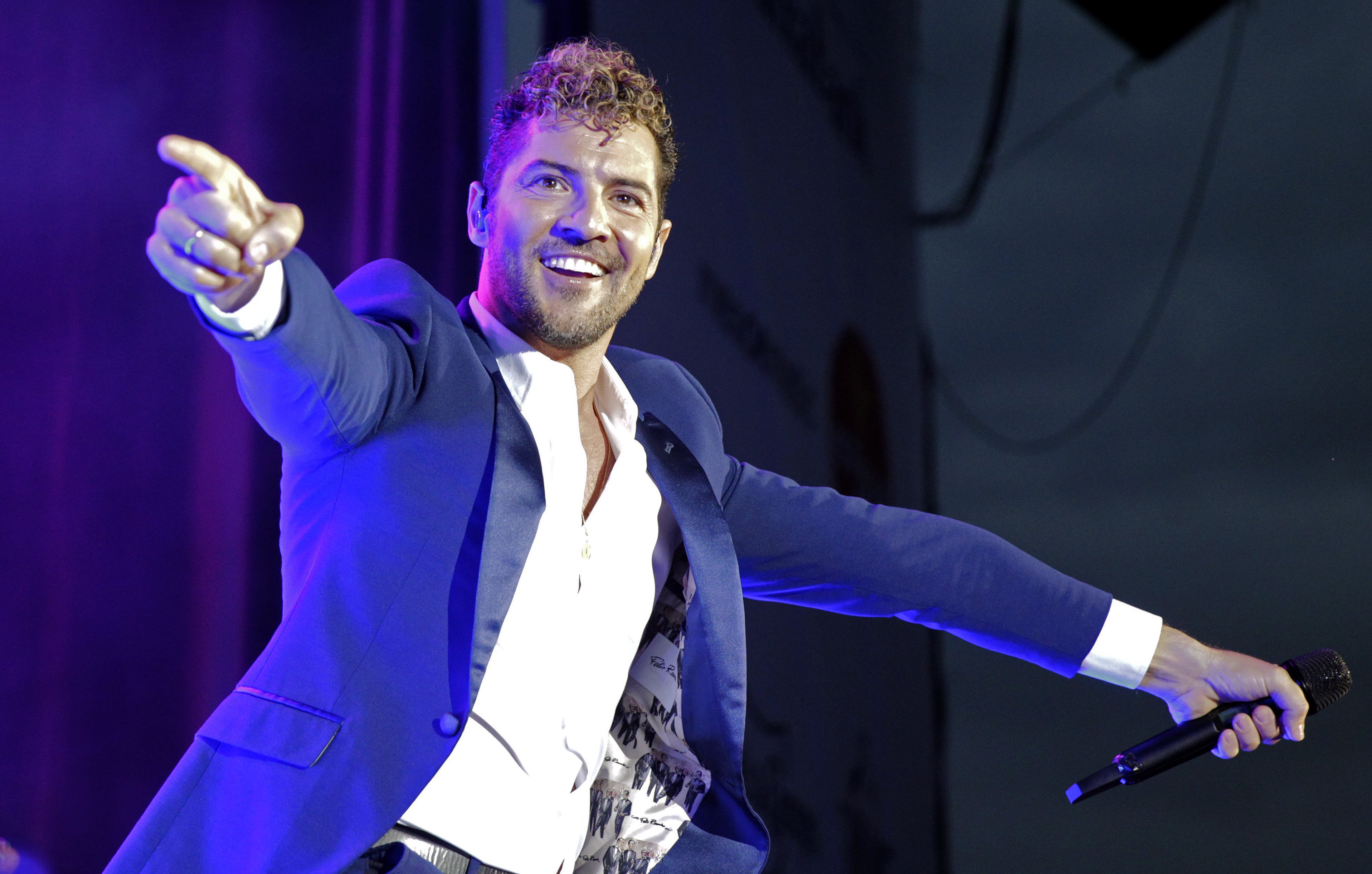 David Bisbal la lía pardísima con el coronavirus (y rectifica por las críticas)