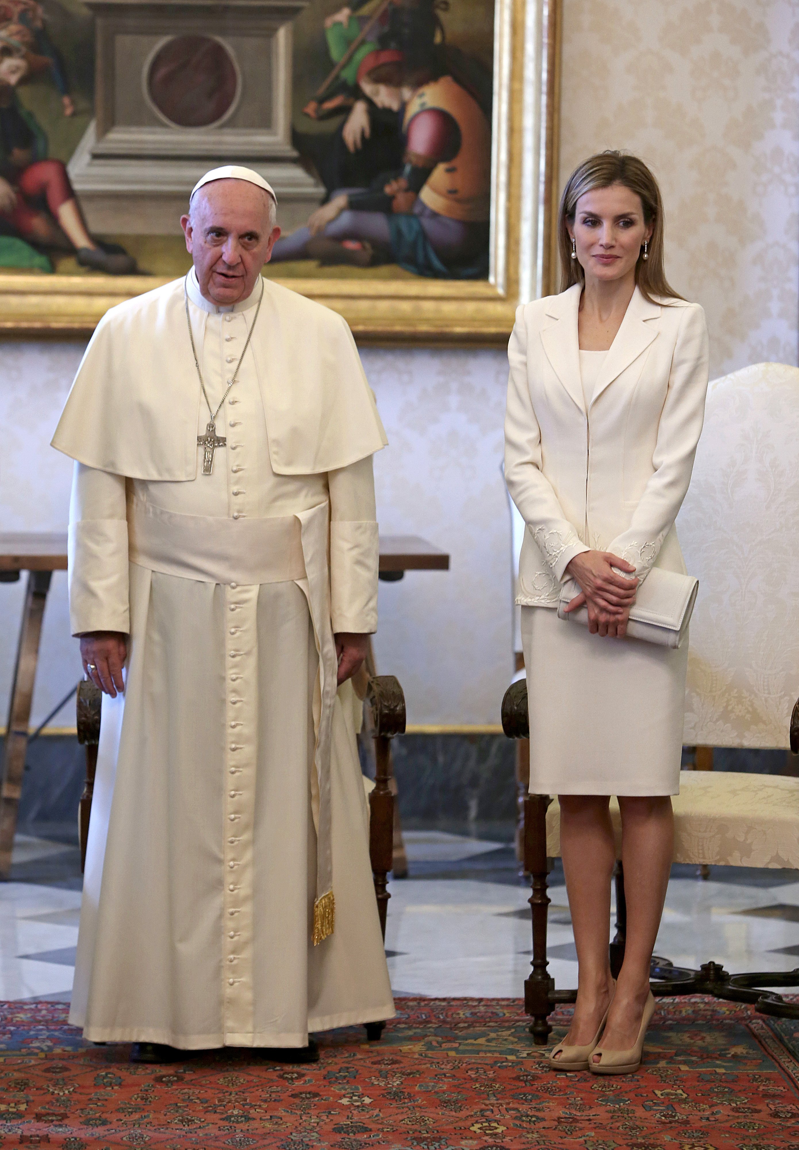 Letizia escondió haber abortado y así la convirtieron en un spot de la Iglesia