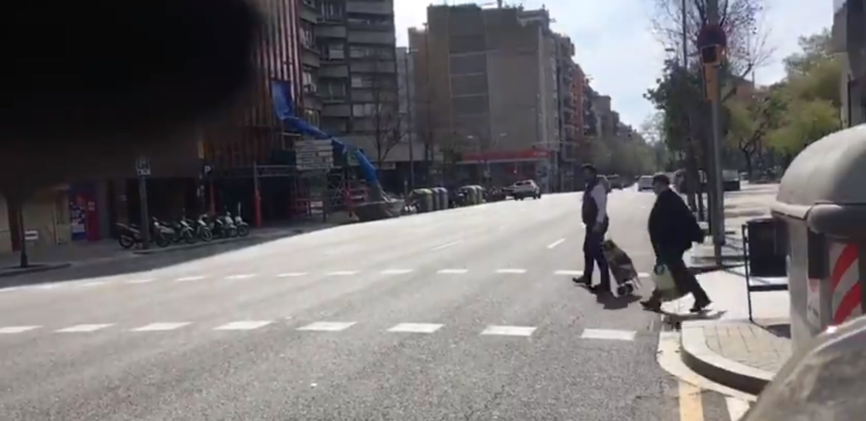 Video de Miquel Iceta en pareja en la calle, twitter cree que es confinamiento