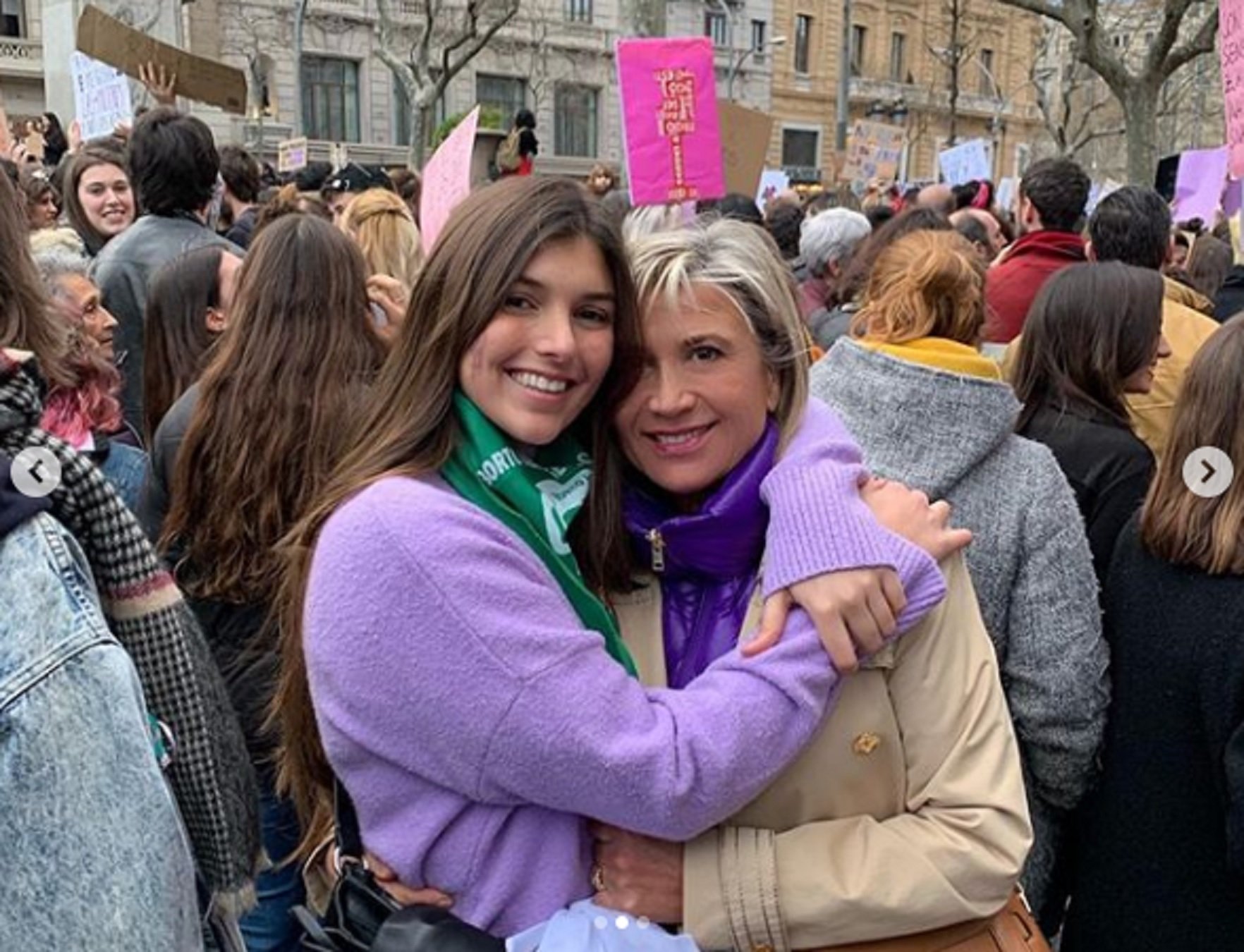 FOTO EMOTIVA La hija médico de Julia Otero, Candela, luchando contra el virus