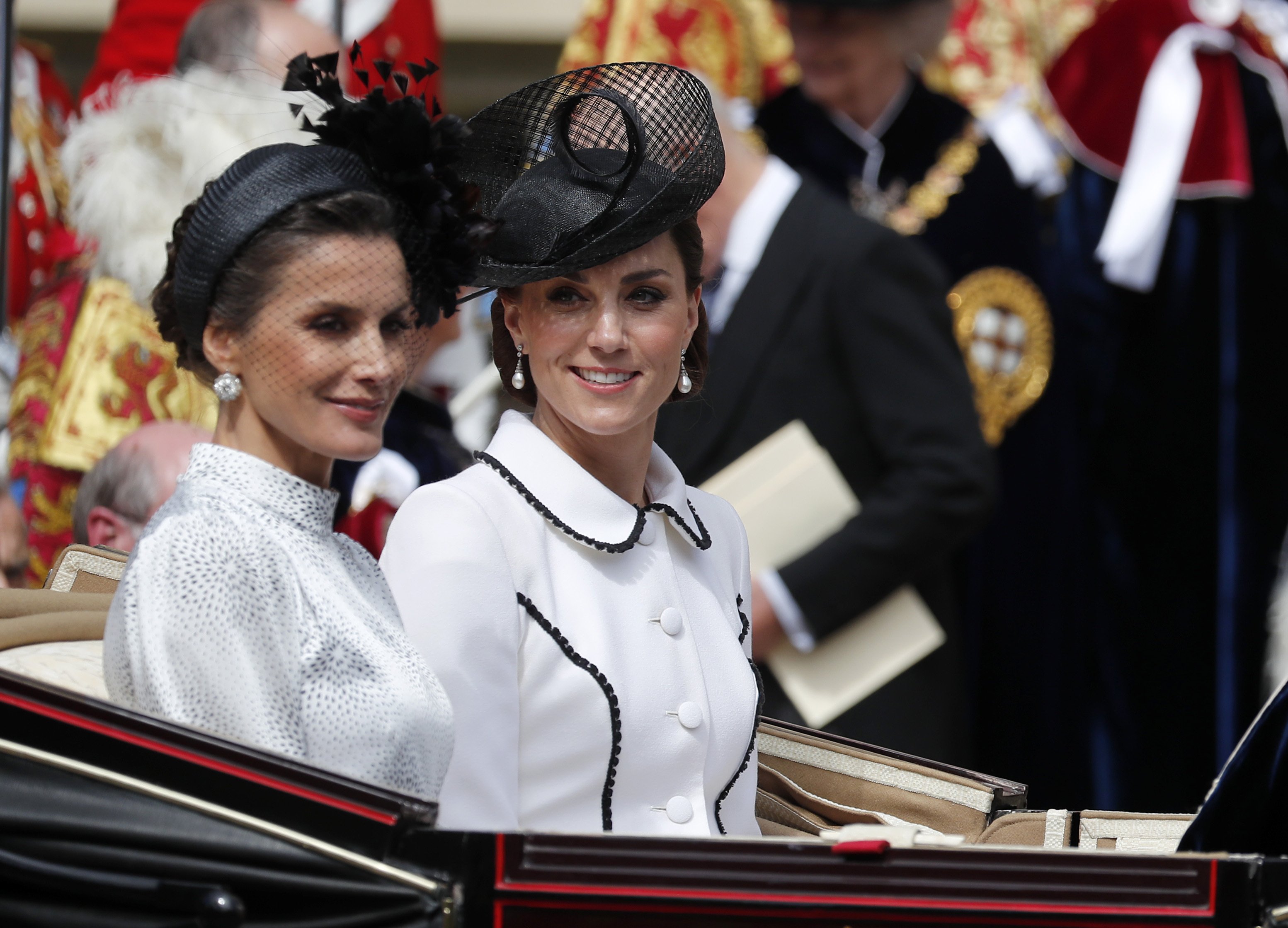 Kate Middleton humilla a Letizia con unas fotos de uniforme: Felipe mediocre