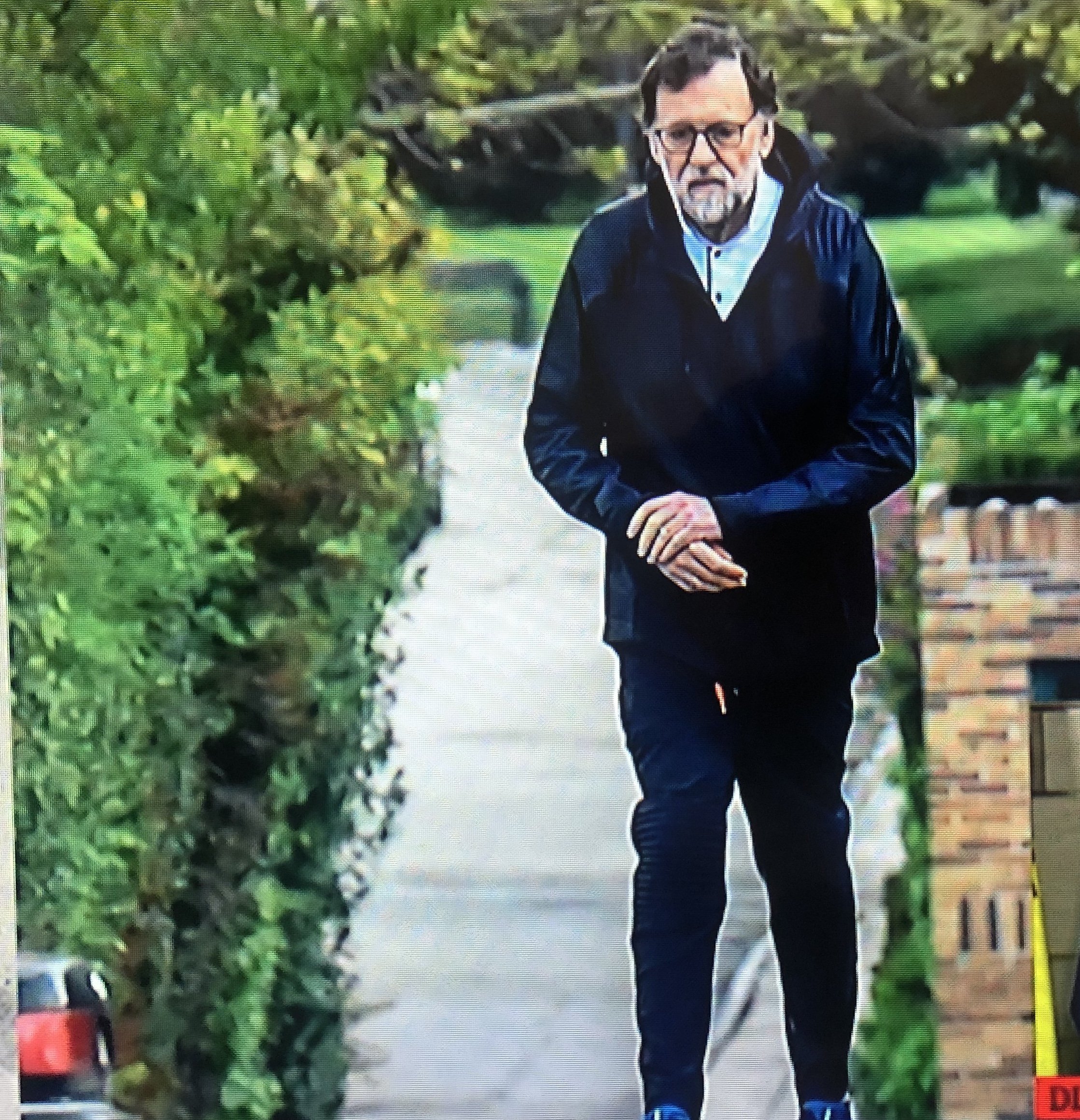Rajoy se pasa por el forro el confinamiento: "se lo salta CADA DÍA"