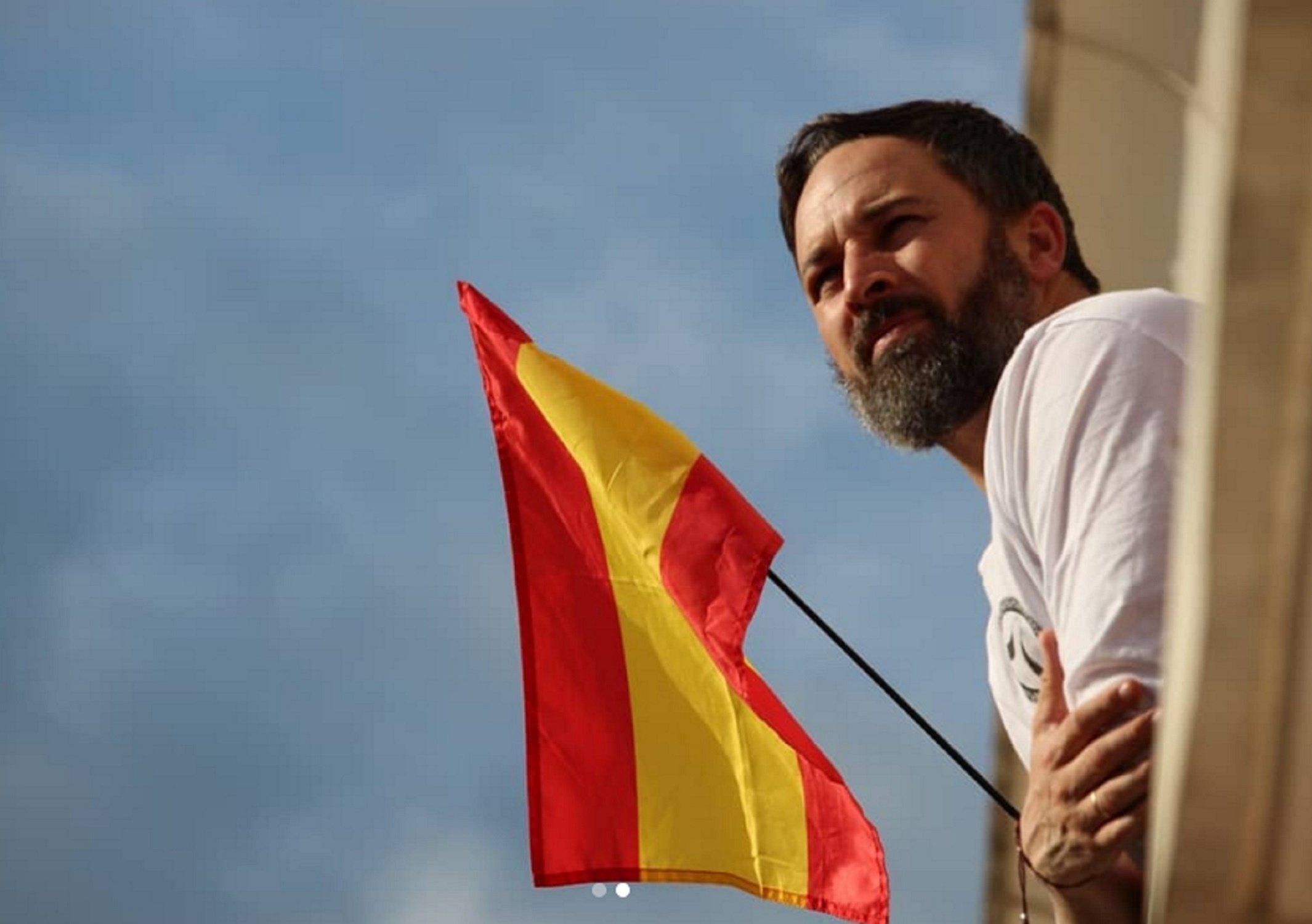 Nou ridícul d'Abascal després del 'Pimentón': així té una altra taula de treball