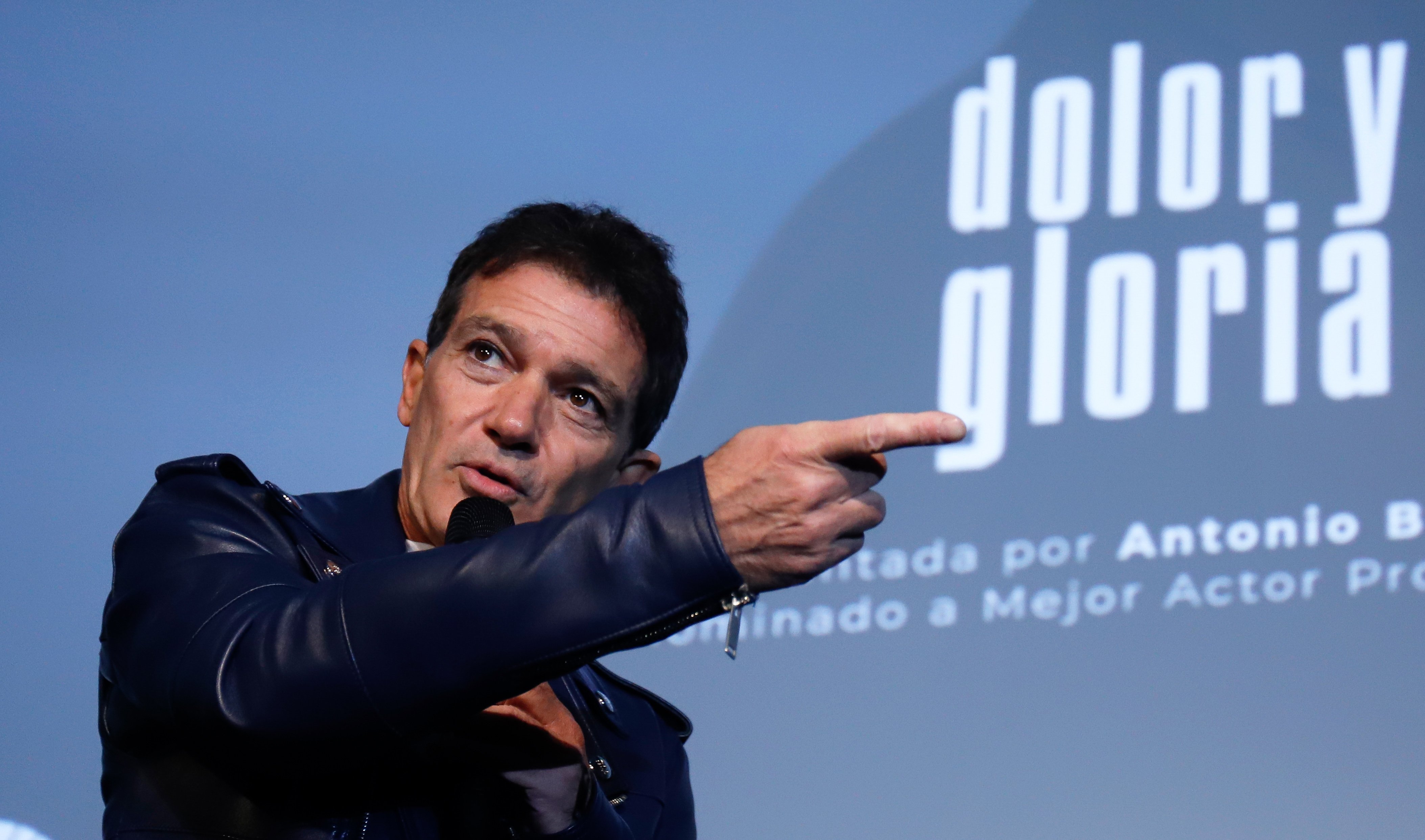 Antonio Banderas se sent assetjat i esclata: "seguiré confinado"