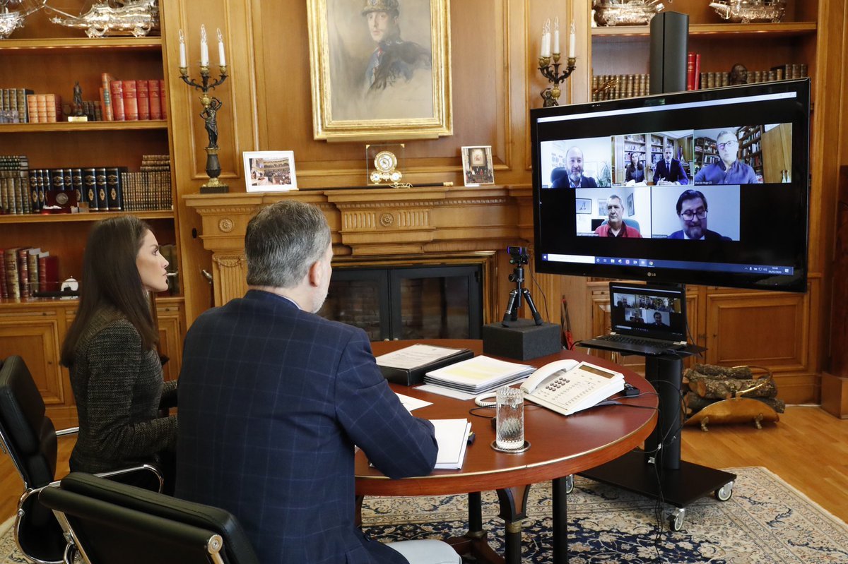 La dejadez que ya canta en el despacho de Felipe y Letizia. Que lo quiten ya