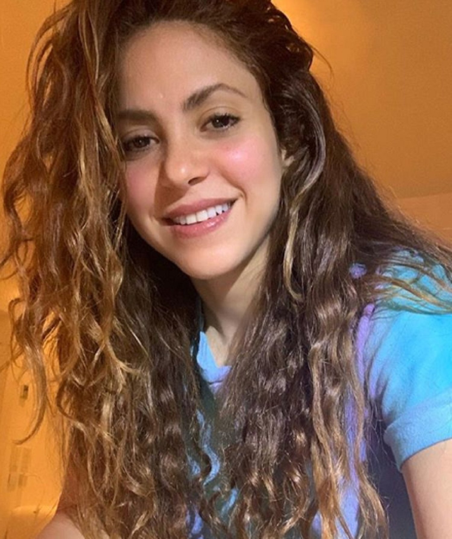 Shakira, acabada de dutxar, deixa tothom mut: així surt en una videoconferència