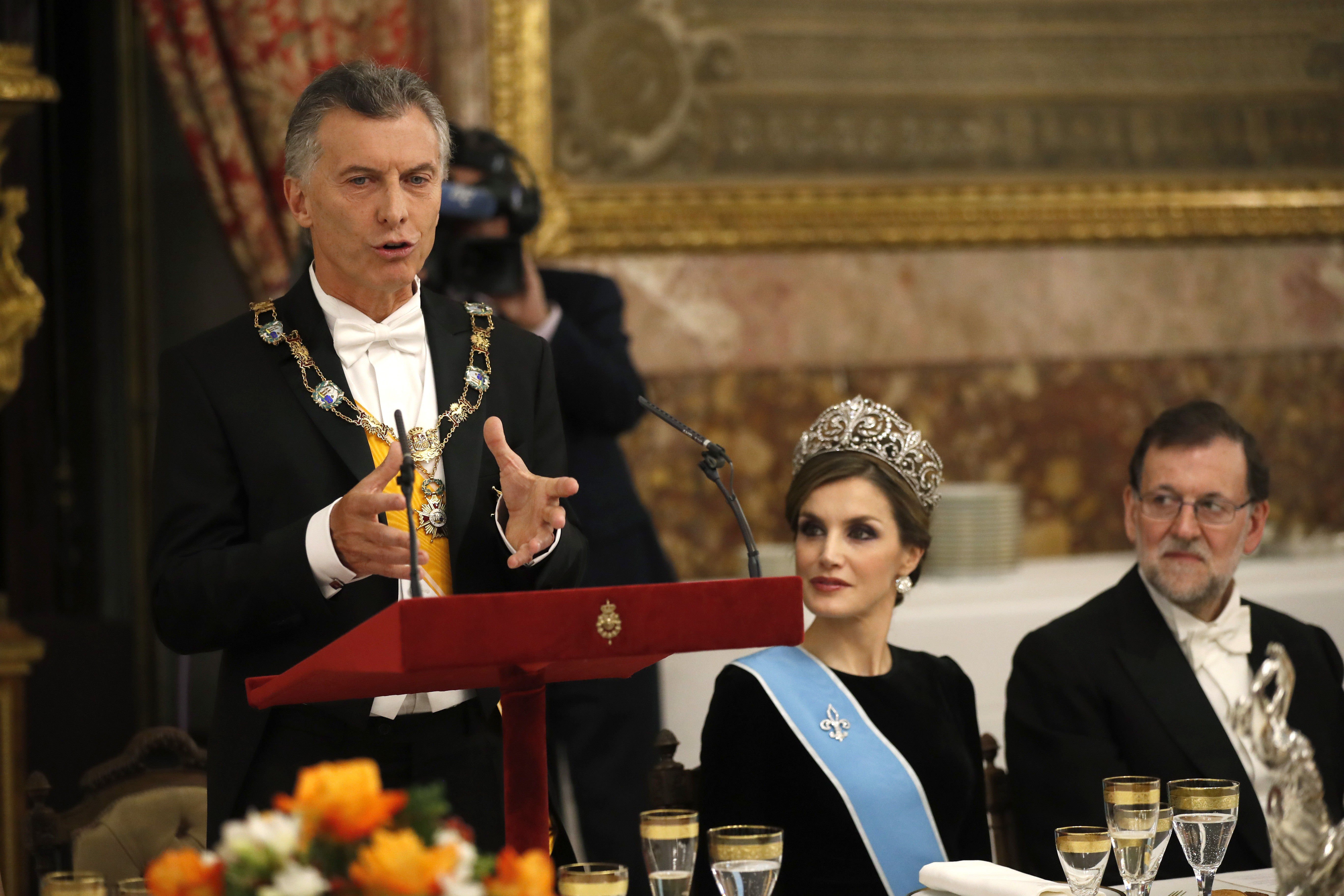 El brindis 'interruptus' del presidente argentino por culpa de Letizia